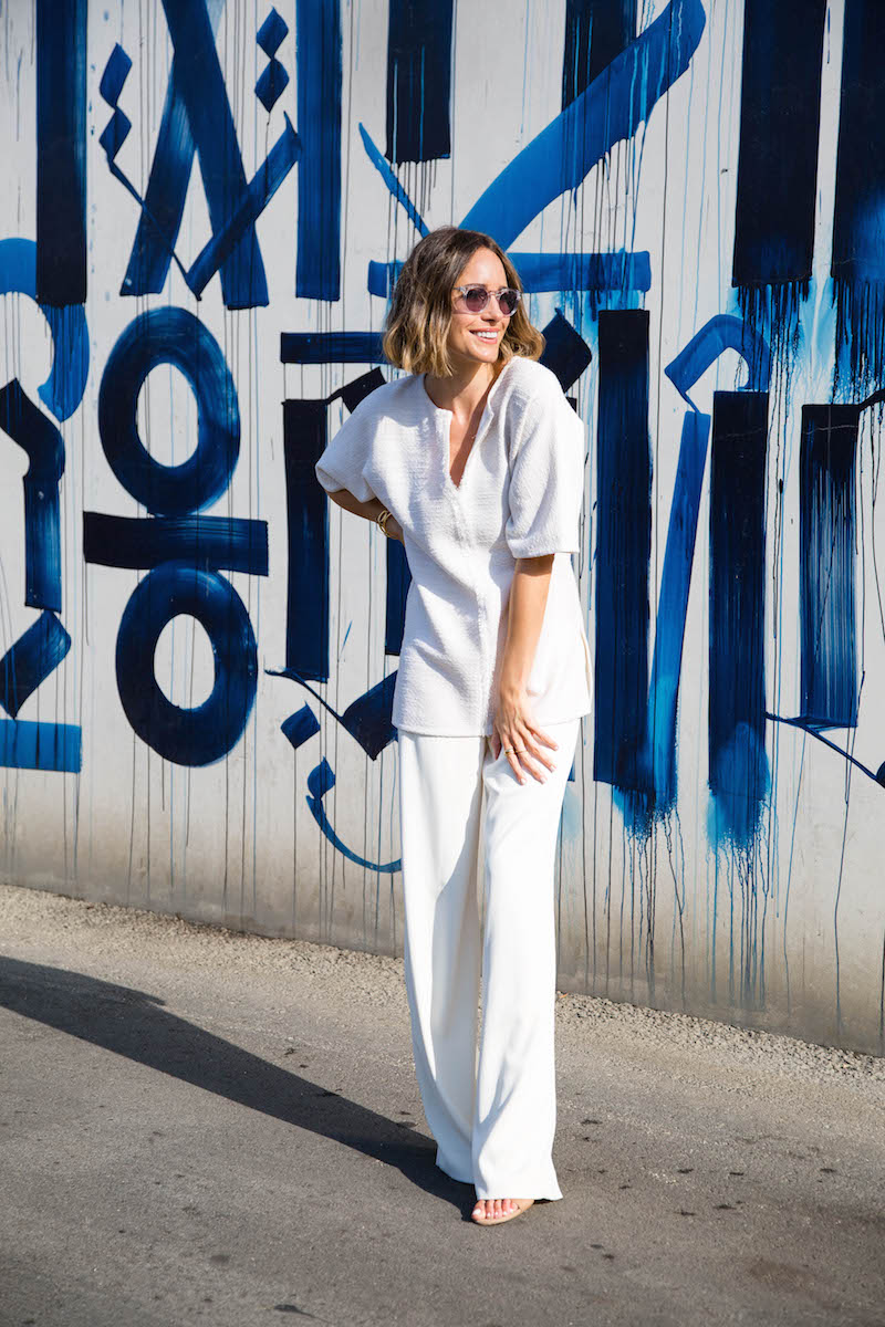 2 Louise Roe - How To Style An All White Everything Outfit - Summer Streetsyle 2015 b