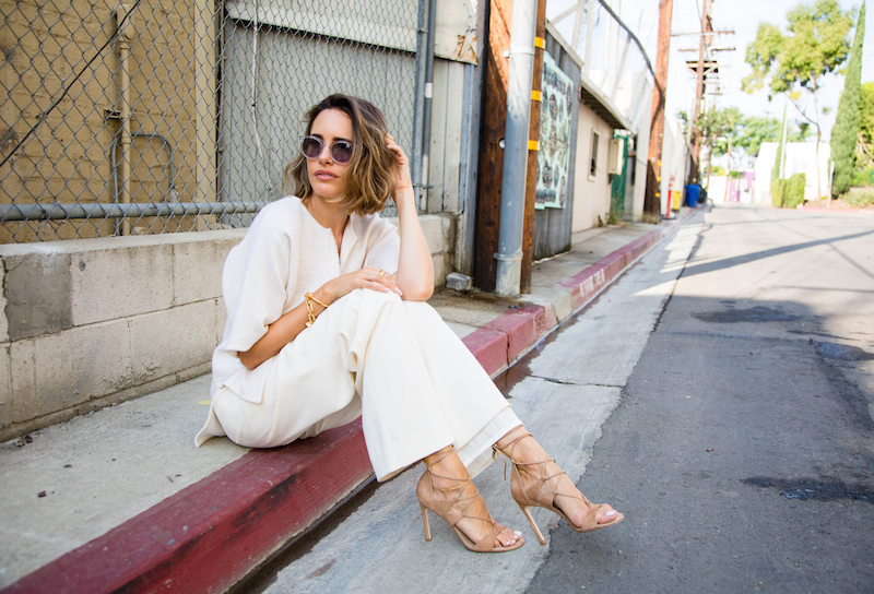 9 Louise Roe - How To Style An All White Everything Outfit - Summer Streetsyle 2015 b