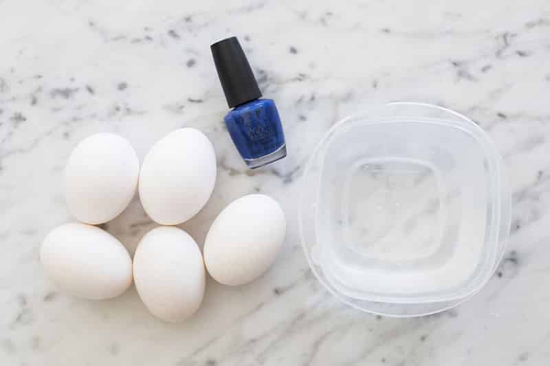 Louise Roe | Chic Marbled Easter Eggs | Pretty DIY and Hostess Tips | Front Roe blog 1