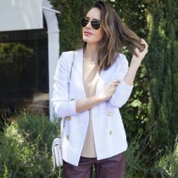 How To Wear A White Blazer in Fall