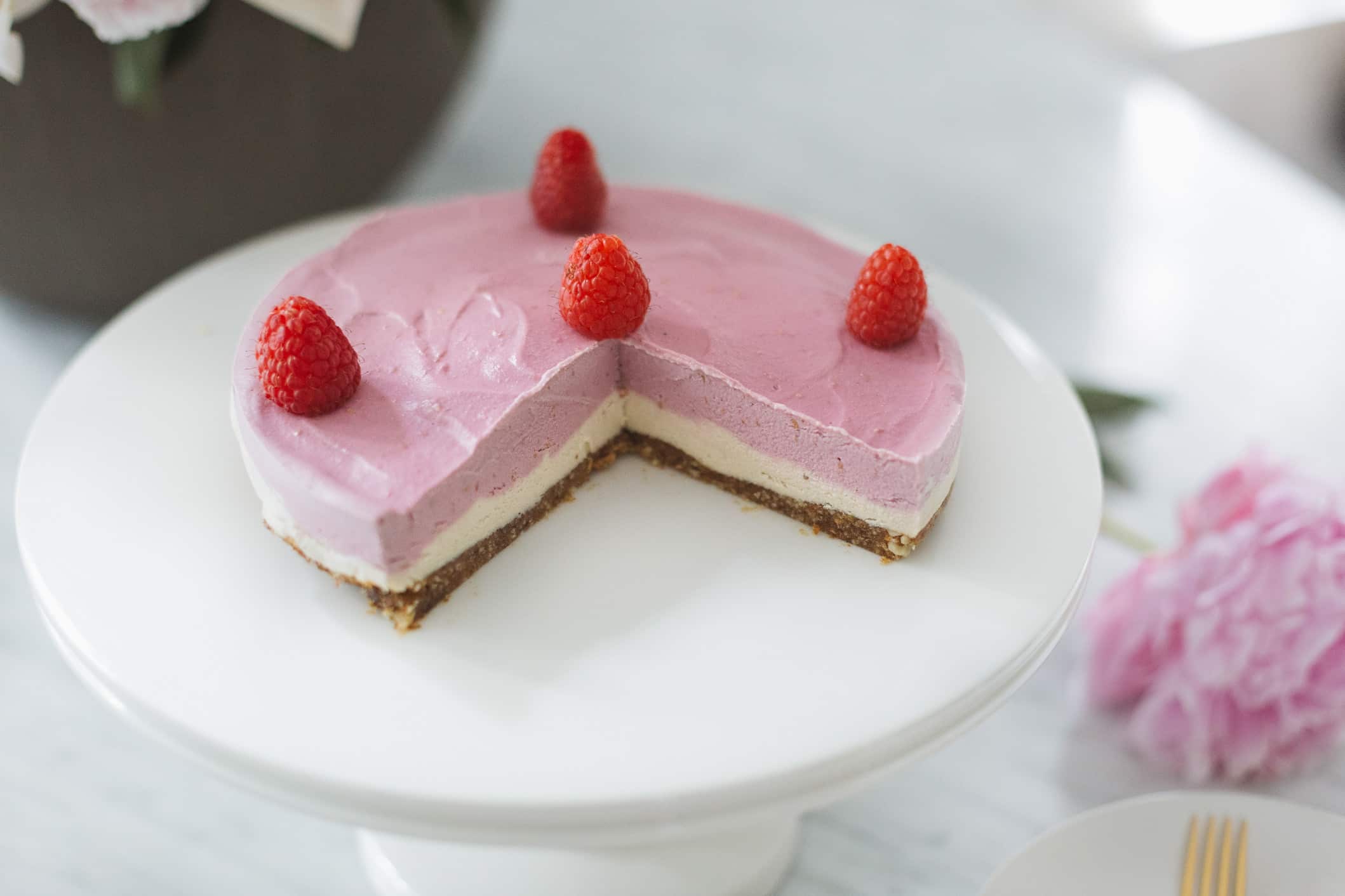 Louise Roe recipe for raspberry vegan cheesecake