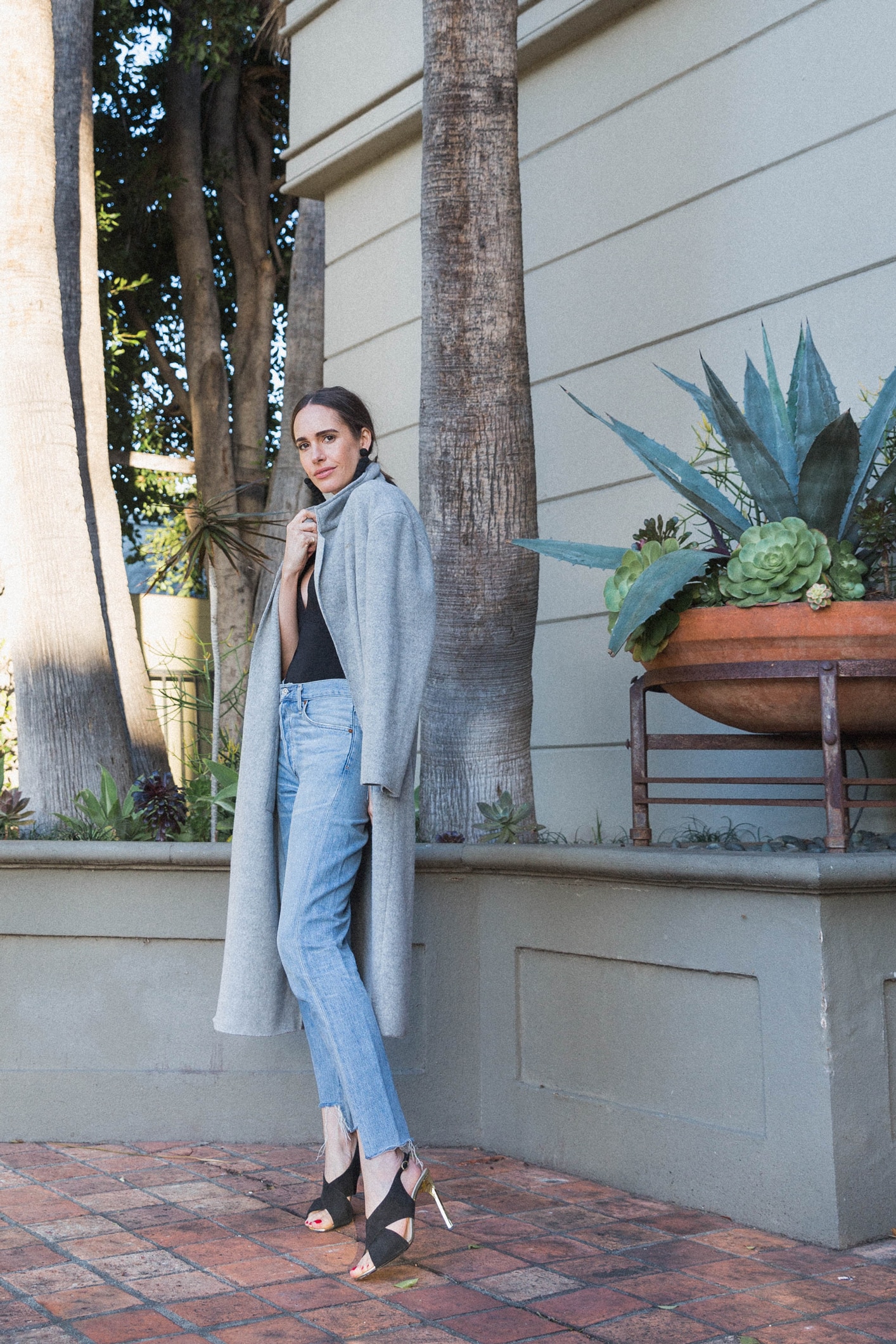 Louise Roe Fashion Inspiration Tips | Jeans And Ruffle Top