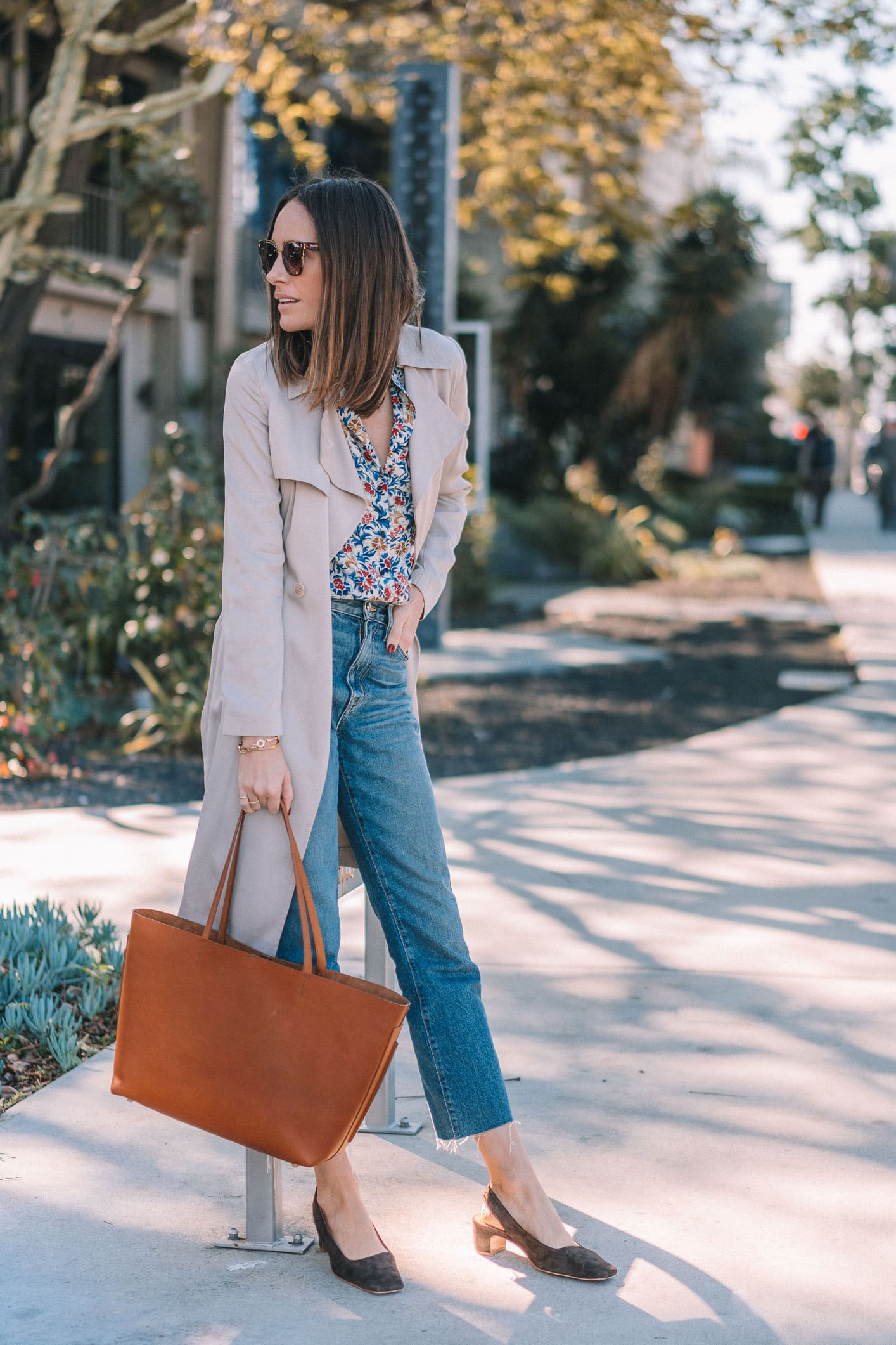 Louise Roe Wearing A Trench Coat and Jeans